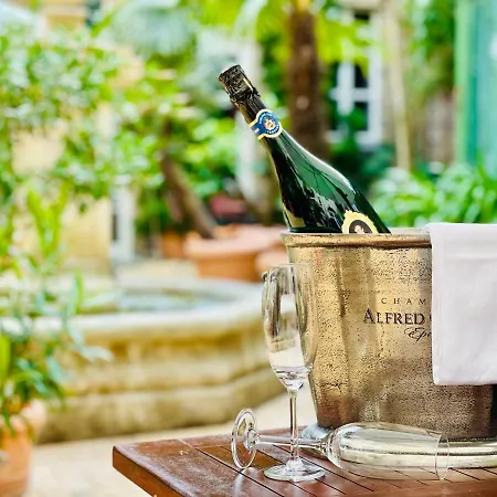 Garden Living - Boutique Aparthotel 4*