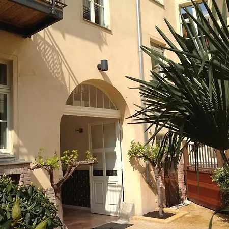 Garden Living - Boutique